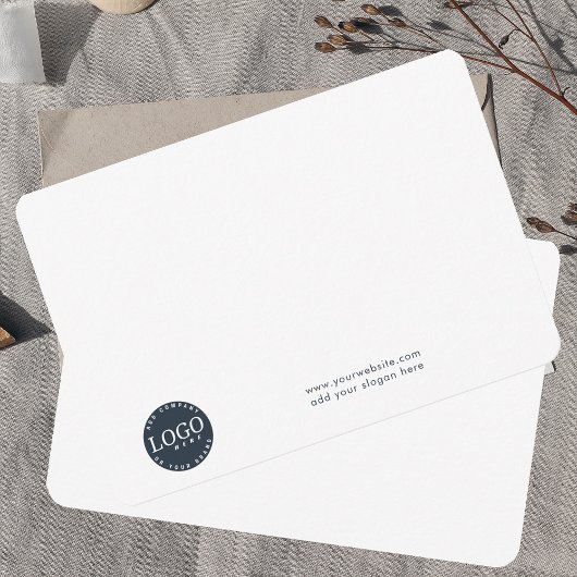 Hinzufügen von Firmenlogo und Mitarbeitern Dankeskarte