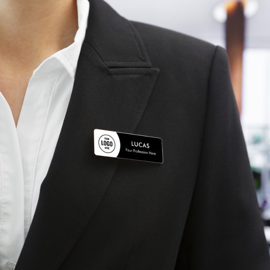 Hinzufügen von Logos Modern Simple Elegant Black M Namensschild