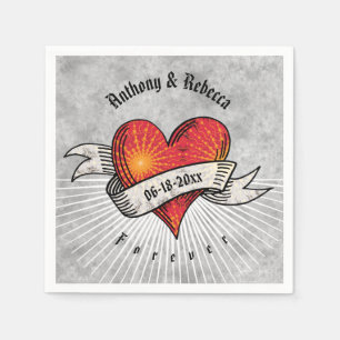 Hinzufügen von Namen und Datum der Tattooid-Herzen Serviette