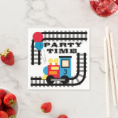 Hinzufügen von Zeitzug zum Party Geburtstagspapier Serviette (Beispiel)
