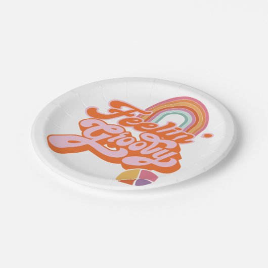 Hippie Feelin' Groovy Rainbow Peace Sign Pappteller (Schrägansicht)