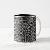 Hippie Maze - 03 Zweifarbige Tasse (VorderseiteRechts)