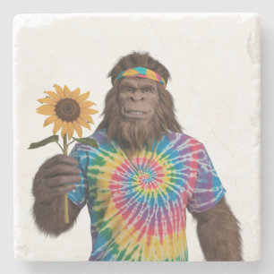 Hippie Sasquatch in Tiedye mit Sonnenblumen Steinuntersetzer