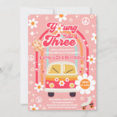 Hippie Young Wild & Three Groovy 3rd Birthday Einladung (Vorderseite)