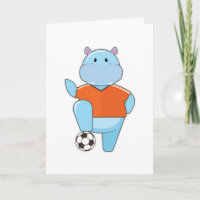 Hippo als Fußballspieler mit Fußball