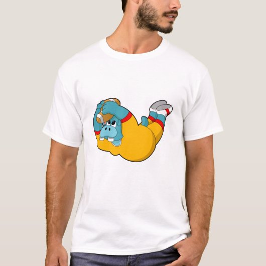 Hippo beim Fußballsport T-Shirt (Vorderseite)