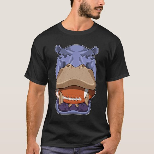 Hippo beim Fußballsport T-Shirt (Vorderseite)