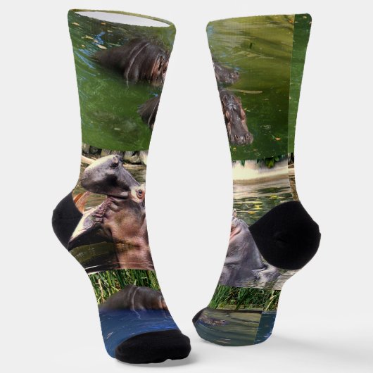 Hippos in einem Teich, Crew Socken (Gewinkelt)