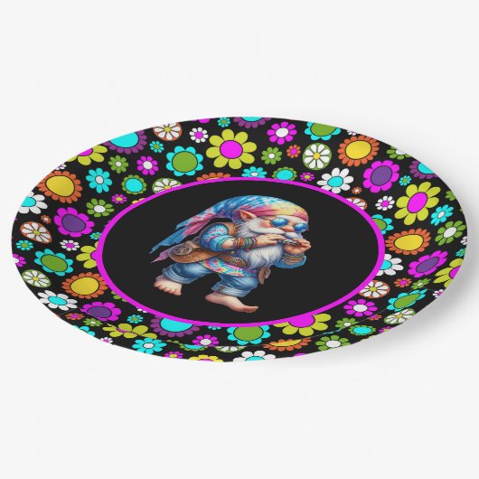 Hippy Gnome Paper Plate Pappteller (Schrägansicht)