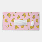 Hipster Banana Muster in rosa Hintergrundmonogramm Schreibtischunterlage (Tastatur & Maus)