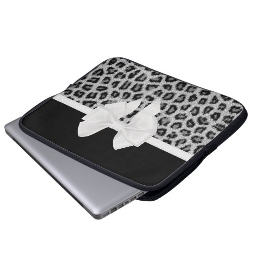 Hipster-Girly Schwarz-weißer Tierdruck und Bogen Laptopschutzhülle (Vorne Knopf)