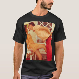 Hipster-Paar: trendiges Vintage-Café. T-Shirt