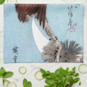 Hiroshige - Horned Owl, Pine und Crescent Moon Geschirrtuch (Gefaltet)