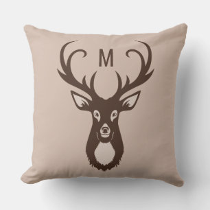 Hirsch mit den Kissen für den Monogramm-Wurf
