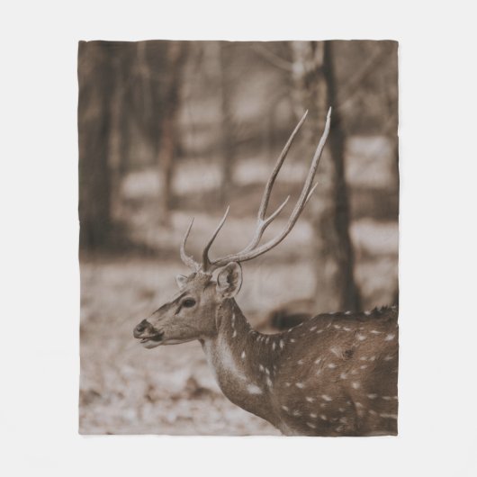 HIRSCH MIT GEWEIH FLEECEDECKE (Vorderseite)