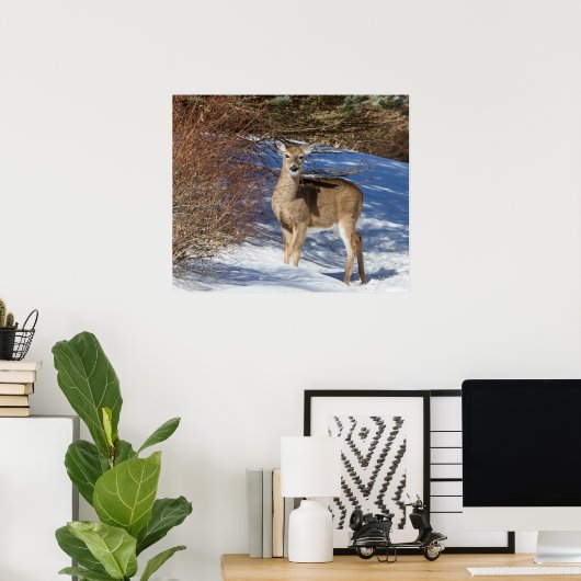 Hirsch mit Schnee und Brush Poster (Heimbüro)
