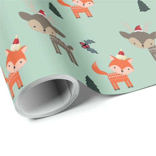Hirsch und Fox in Weihnachtsmannmützen Whimsical W Geschenkpapier (Rolleneckpunkt)