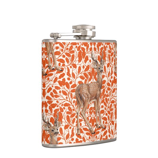 Hirsche auf dekorativen Eichenfeuermustern in dunk Flachmann (Rechts)