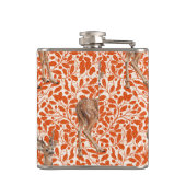 Hirsche auf dekorativen Eichenfeuermustern in dunk Flachmann (Rückseite)