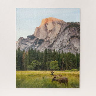 Hirsche auf einem Feld Berglandschaft  Puzzle