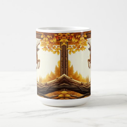 Hirsche, die durch einen bezaubernden Herbstwald s Kaffeetasse (Mittel)