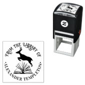 Hirsche, die über den Namen der offenen Buchbiblio Permastempel (Beispiel)