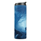 Hirsche im Dunklen Wald der blauen Haze Thermosbecher (Nach links gedreht)