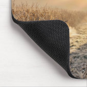 Hirsche im Morgennebel mit Landwirtschlepper Mousepad (Ecke)