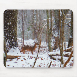 Hirsche im Schnee fallen Mousepad