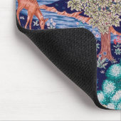 Hirsche im Wald, William Morris Mousepad (Ecke)