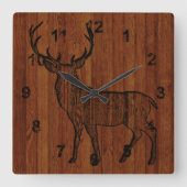 Hirsche, in Holz gegossen Quadratische Wanduhr (Vorderseite)