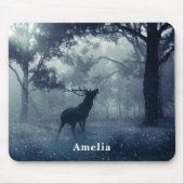 Hirsche mit Antlern in einem Schattenwald Mousepad (Vorne)
