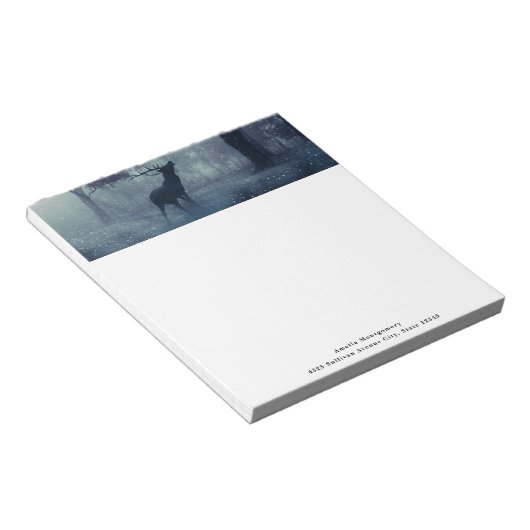 Hirsche mit Antlern in einem Schattenwald Notizblock (angewinkelt)