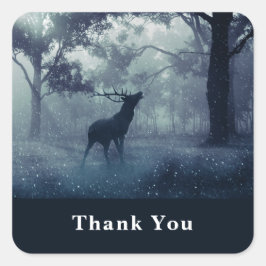 Hirsche mit Antlern in einem Schattenwald - Vielen Quadratischer Aufkleber