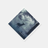 Hirsche mit Antlern in einem Schattenwald zum Gebu Serviette (Ecke)