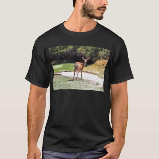 Hirsche mit Blick auf die Kamerafahrt T-Shirt (Vorderseite)