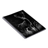 Hirsche mit Geweihen, die von Feld und Baum gerahm Notizblock (Rechte Seite)