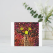 Hirsche mit Tennisbällen in einem glänzenden Wald. Postkarte (Stehend Vorderseite)