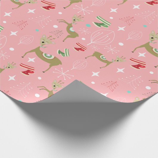 Hirsche mit Weihnachtsbäumen und Schneeflocken Geschenkpapier (Ecke)