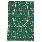Hirsche mit Weihnachtsbäumen und Schneeflocken Mittlere Geschenktüte (Rückseite)