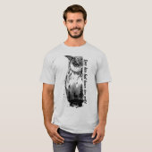 Hirsche und Natur im Hintergrund einer Eule T-Shir T-Shirt (Vorne ganz)