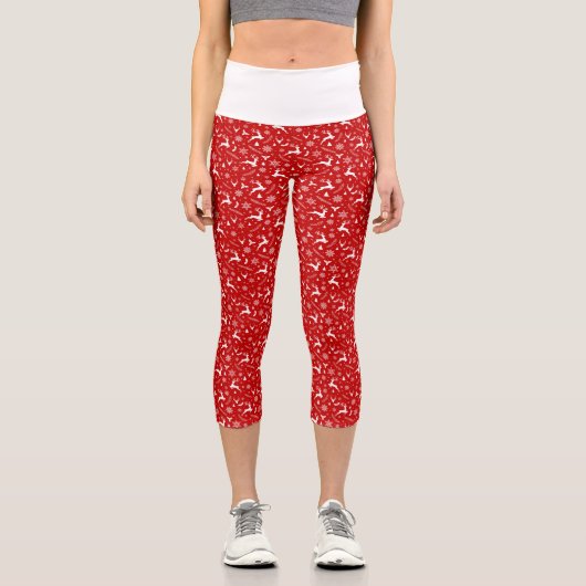 Hirsche und Schneeflocken Red & White Weihnachtsmu Capri Leggings (Vorderseite)