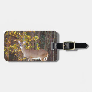 Hirsche vor dem gelben Herbstbaum Gepäckanhänger