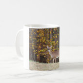 Hirsche vor dem gelben Herbstbaum Kaffeetasse (Vorderseite Links)