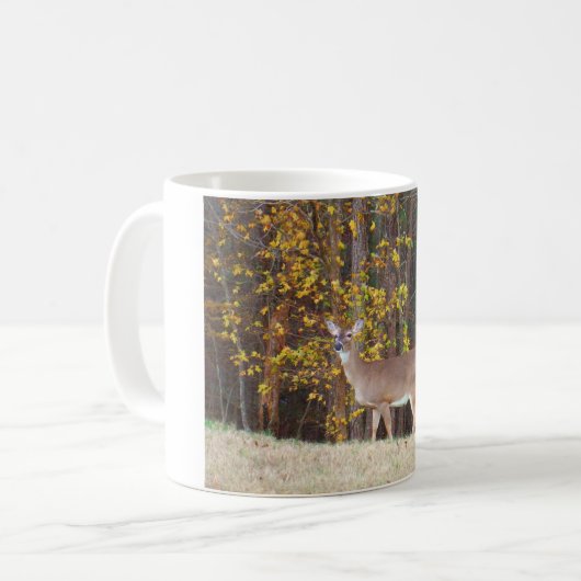 Hirsche vor dem gelben Herbstbaum Kaffeetasse (Vorderseite Links)