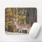 Hirsche vor dem gelben Herbstbaum Mousepad (Mit Mouse)