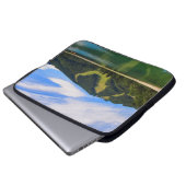 Hirschenkogel im Sommer - Wasser-Reflexionen Laptopschutzhülle (Vorne Knopf)