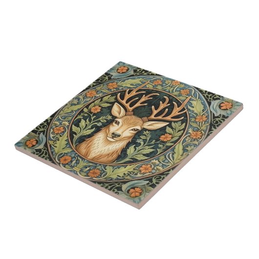 Hirschgesicht in blumengeschmückter Vintager Gesta Fliese (Seite)