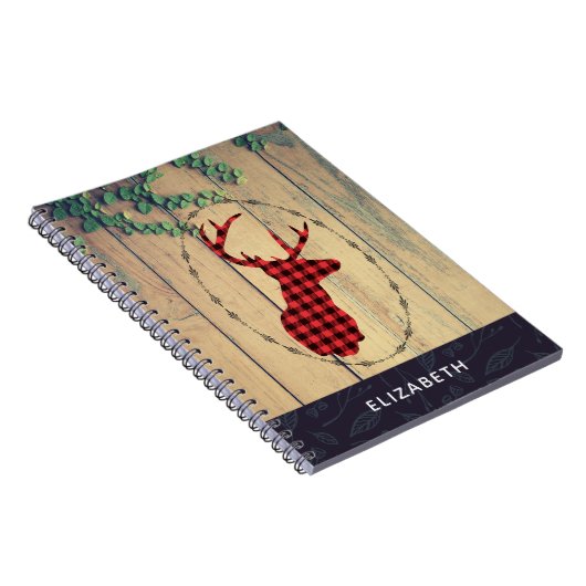 Hirschhaut mit Antlern auf Holzplanken mit Blätter Notizblock (Rechte Seite)