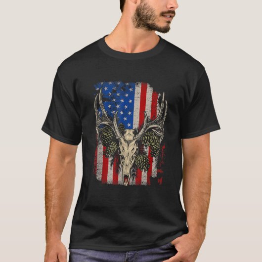 Hirschjagd Skull Whitetail Buck American Flag VI T-Shirt (Vorderseite)